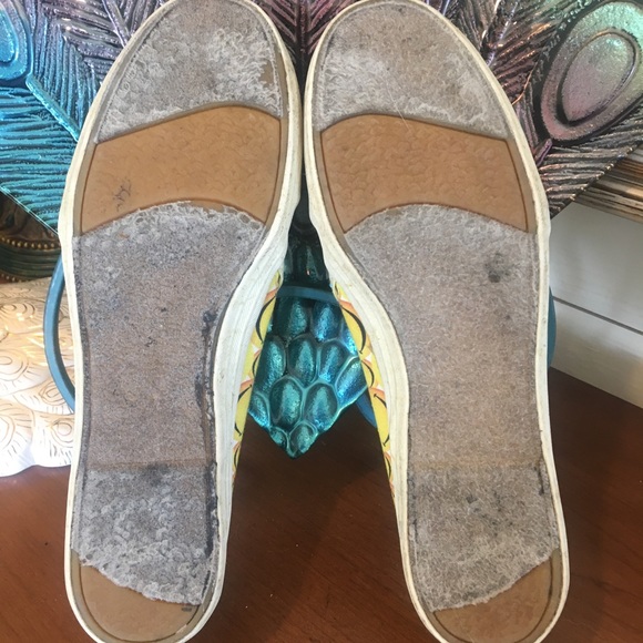 8.5M Keds Smiley Face canvas slip-ons (women’s) - Picture 6 of 7